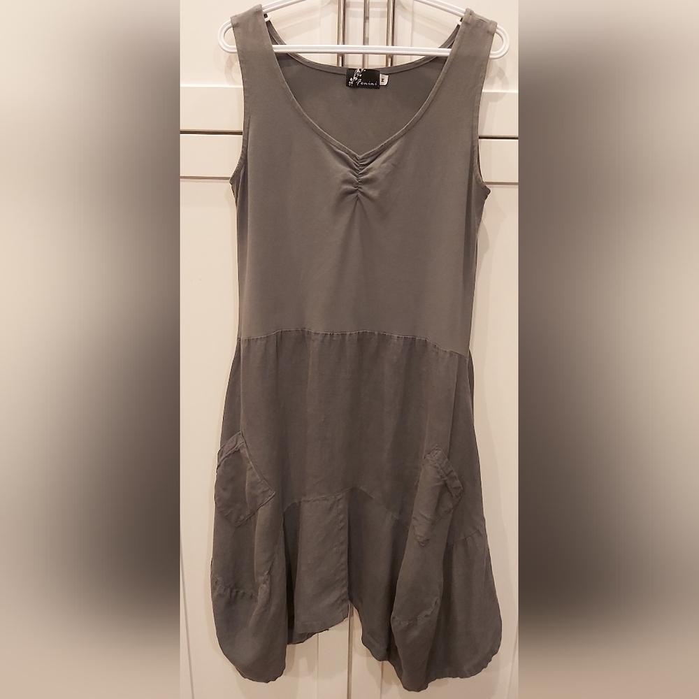 Fenini sleeveless grey dress